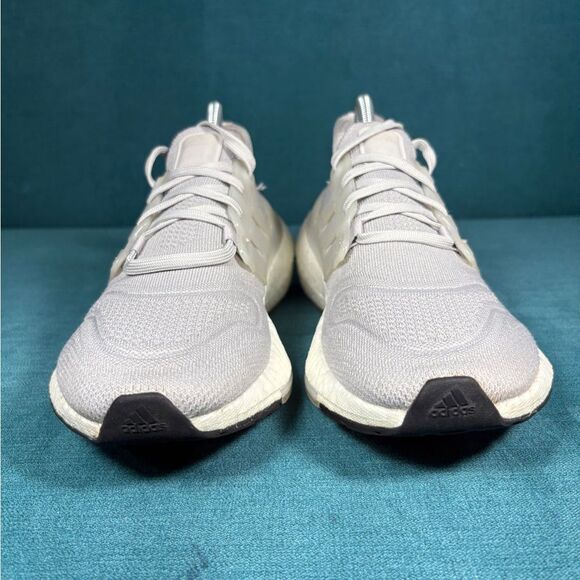 Size 7.5 - Women’s Adidas Ultraboost 22 Gray shoes - Picture 6 of 9